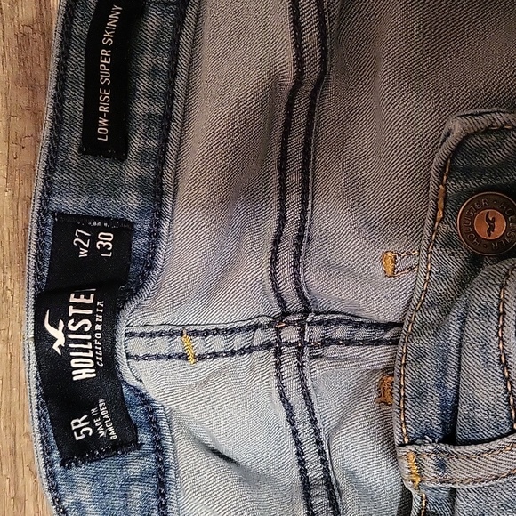 Hollister low rise super skinny jeans. Size 5R - Picture 3 of 3
